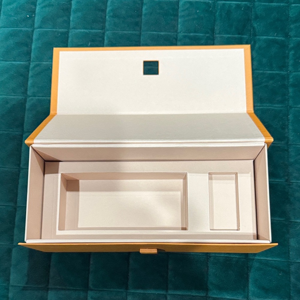 Louis Vuitton Gold Box with Blue Lettering - Picture 2 of 4
